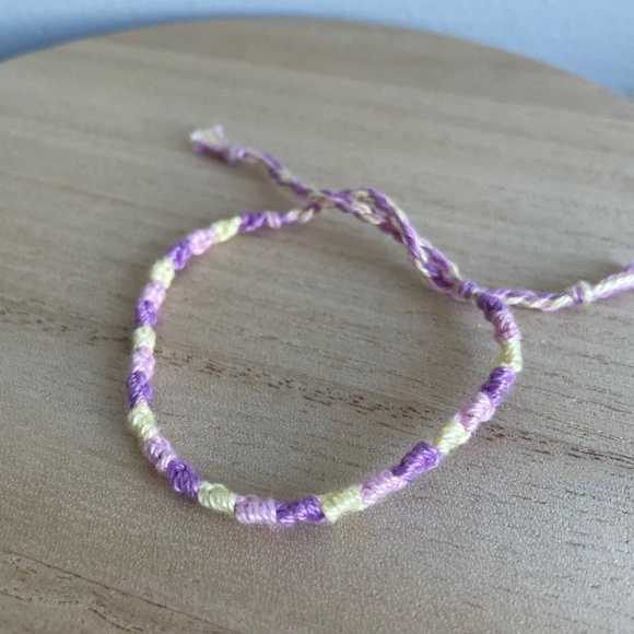 10/$25 Evie Woven Bracelet - Picture 1 of 1